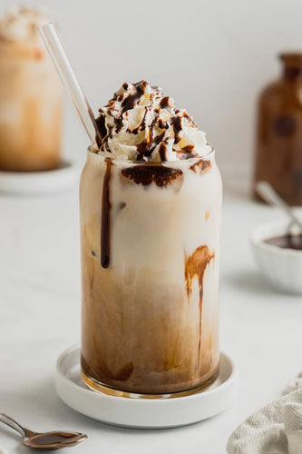 Café con cajeta: Dulce y cremoso